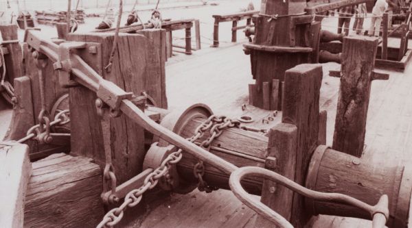 windlass with one lever